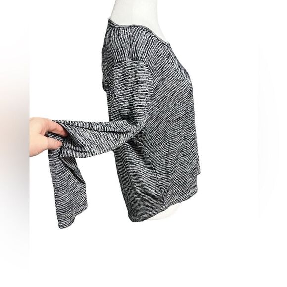 Athleta Breezy Long Sleeve small dark navy and white stripes - Picture 5 of 13